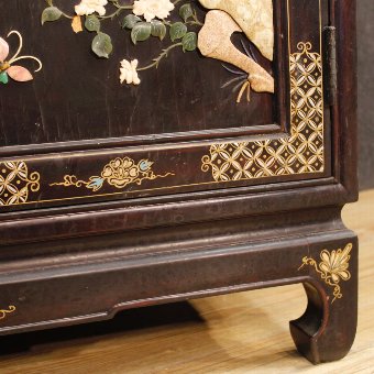 Antique French lacquered and painted chinoiserie showcase