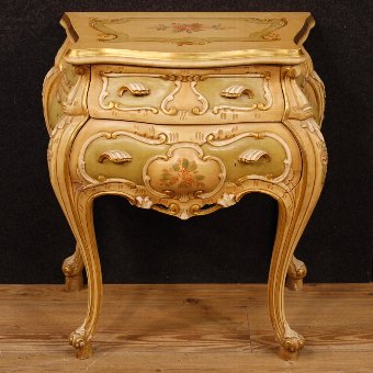 Antique Pair of Venetian bedside tables in golden and painted wood