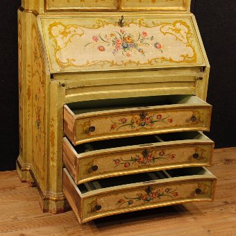 Antique Venetian lacquered, golden and painted trumeau with floral decorations