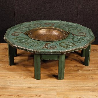 Dutch center table in lacquered and painted wood