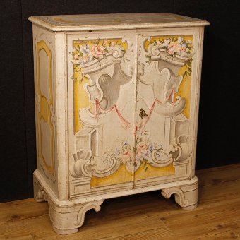 Italian sideboard in lacquered and painted wood