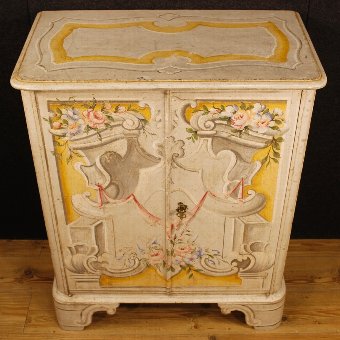 Antique Italian sideboard in lacquered and painted wood