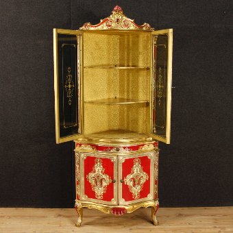 Antique Florentine lacquered and golden corner cupboard