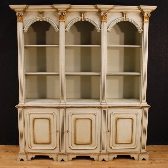 Antique Italian bookcase in lacquered wood