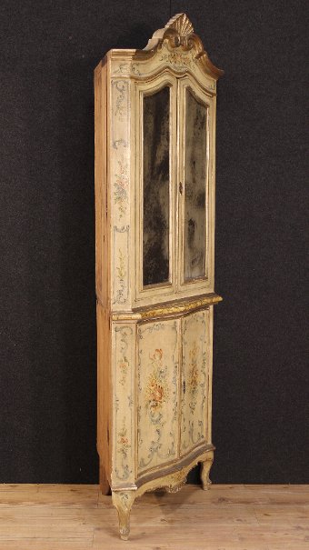 Antique Antique Venetian lacquered and painted corner cupboard of the 19th century