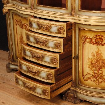 Antique Italian bookcase in lacquered and gilded wood