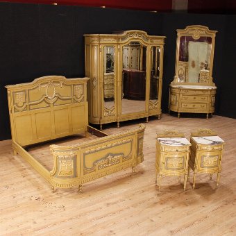 Antique Italian chest of drawers with mirror in lacquered wood in Louis XVI style