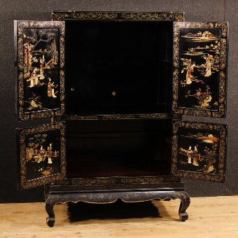 Antique French sideboard in lacquered and painted chinoiserie wood