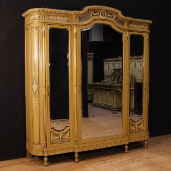 Italian lacquered wardrobe in Louis XVI style