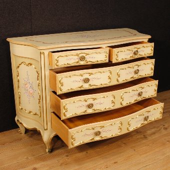 Antique Italian lacquered, gilded and painted chest of drawers with 5 drawers