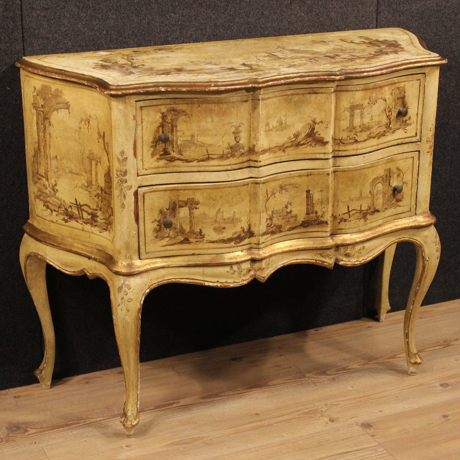 Venetian lacquered, gilded and painted dresser of the 20th century