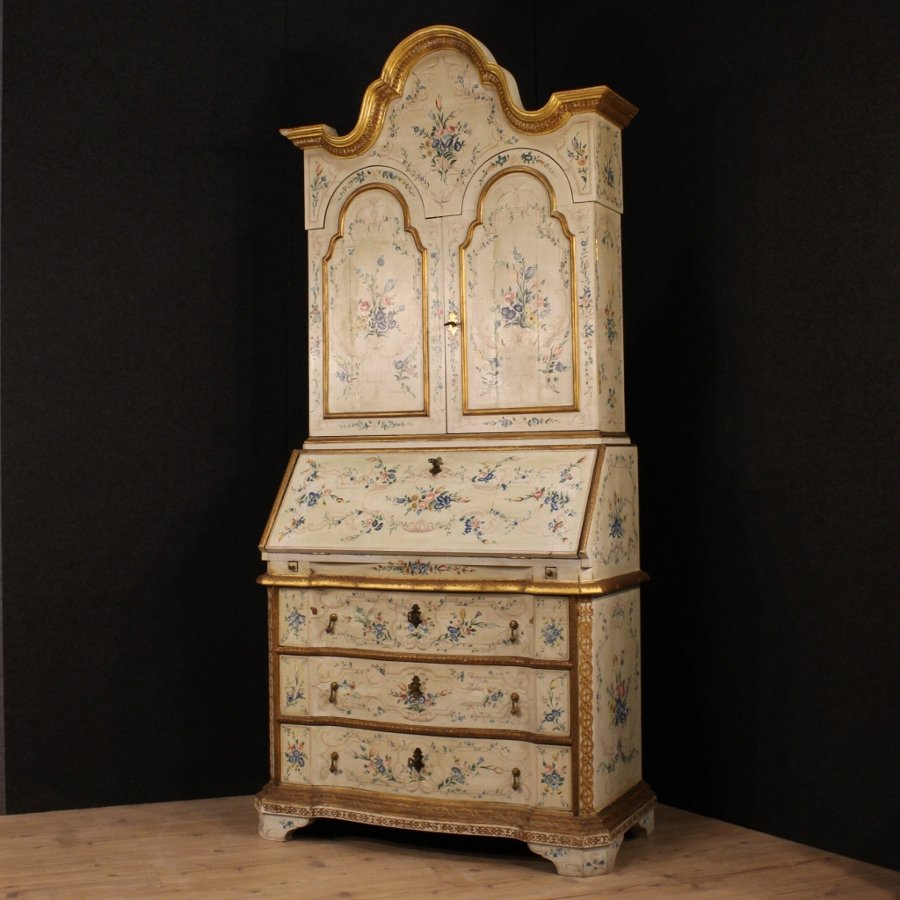 Antique Venetian lacquered, gilded and painted trumeau