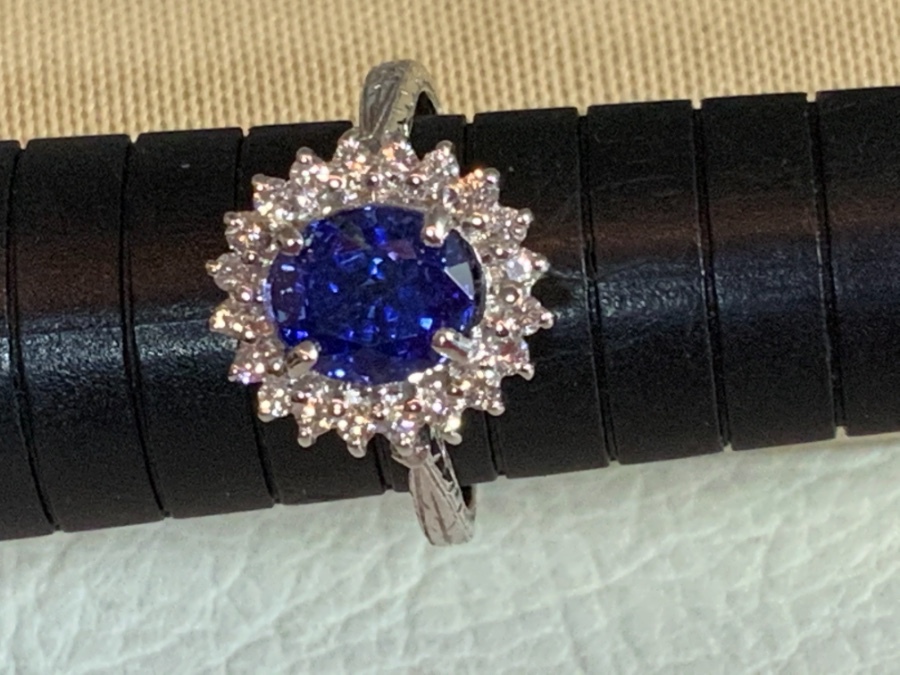 Natural Kashmir sapphire diamonds cluster ring18 k gold 