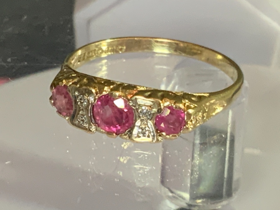 Burma pink rubies and diamonds ring 9 k gold 
