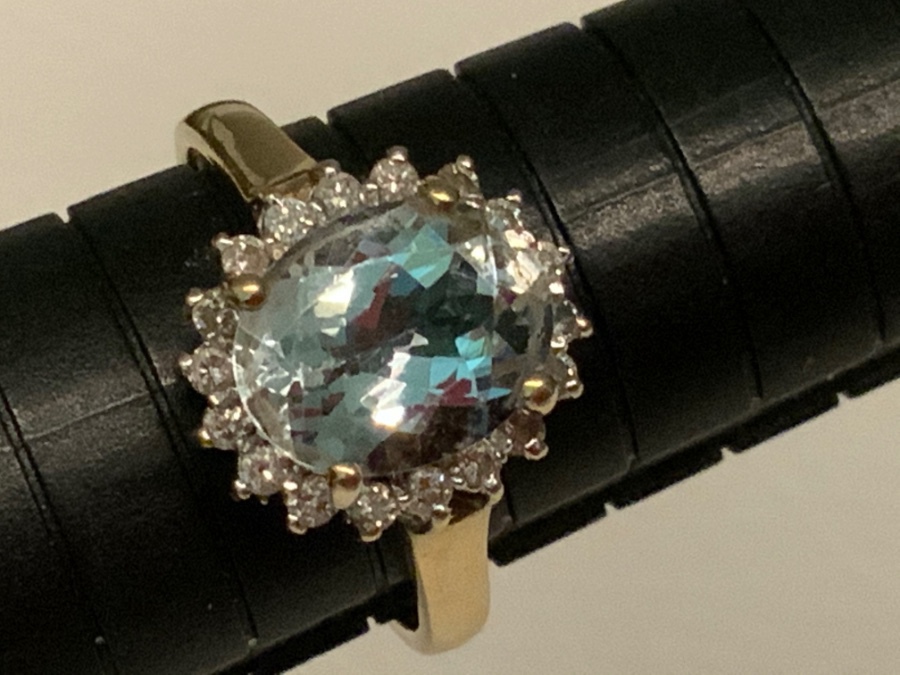 Aquamarine diamonds cluster ring 18 k gold 