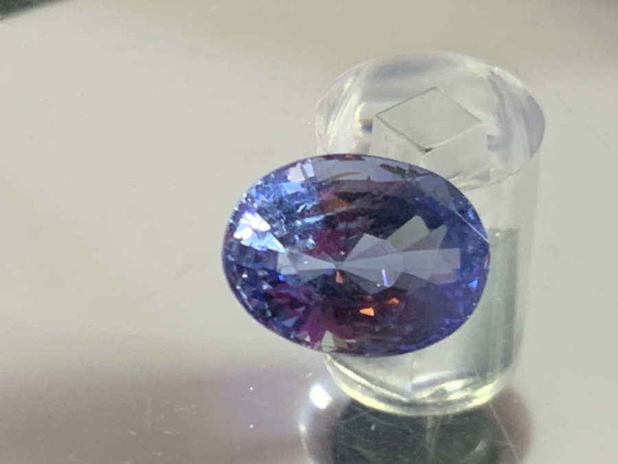 Natural fine Ceylon sapphire as certified 
