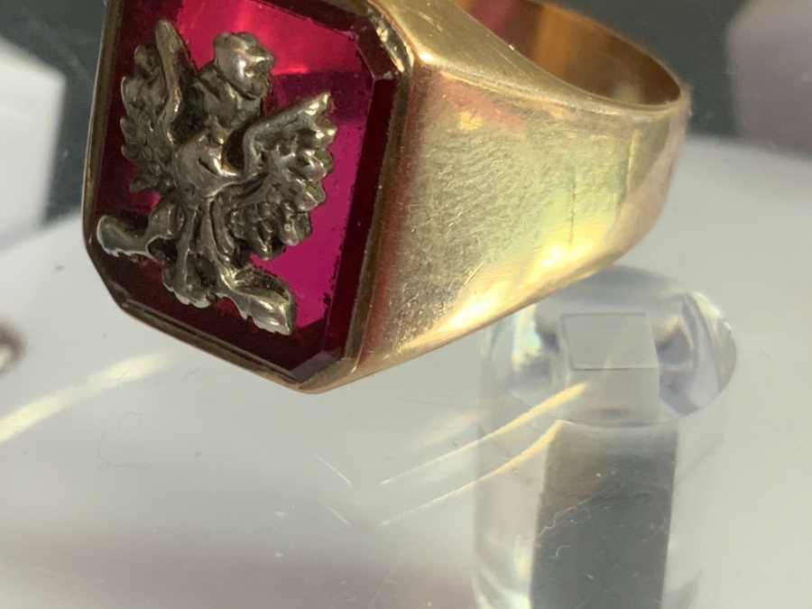 Eagle insignia  ring 14 k gold .. .....offers considered 