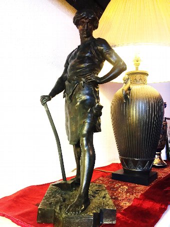 PAX LABOR Bronze sculpture