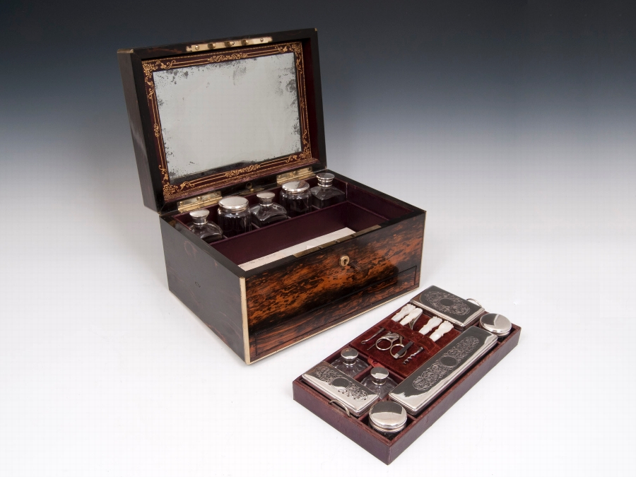 Antique SILVER PLATED VANITY BOX ANTIQUES.CO.UK