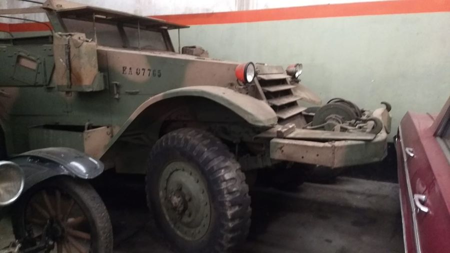 Antique International HALFTRACK repowered by Argentine Army 