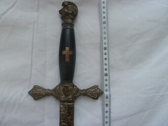 Antique AN AMERICAN MASONIC SWORD AND SCABBARD