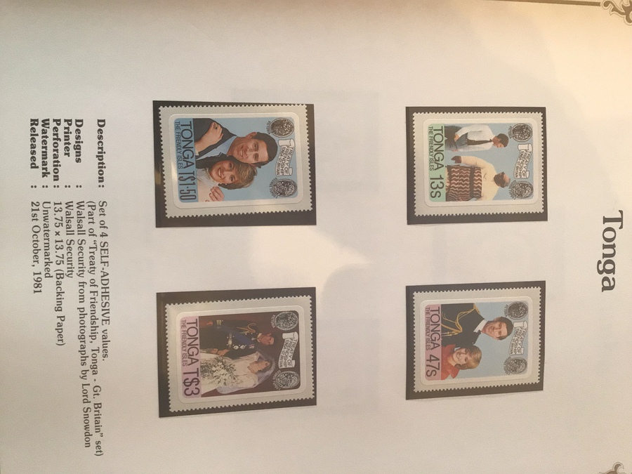 Antique  A commemoration  of the Royal Wedding of Prince Charles and Lady Diana with 723 stamps of the world in three  albums