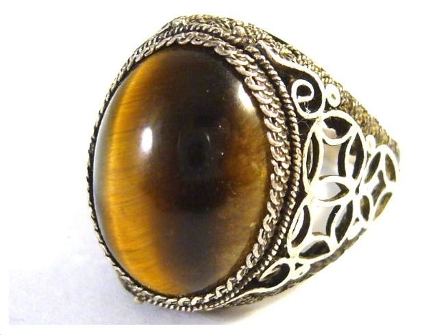 Antique Antiqe silver ring with tiger eye