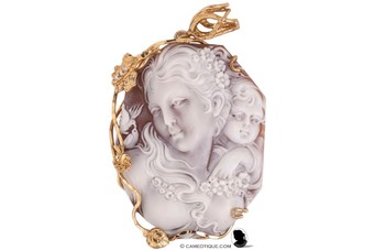 Mother and child well carved Sardonyx shell contemporary cameo pendant in 925 silver wrapping wit...