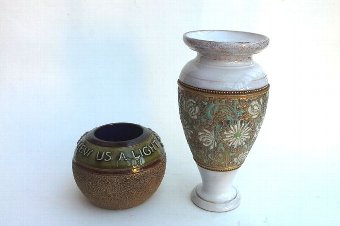 Royal Doulton - Vase & candleholder