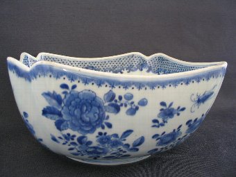 Chinese blue & white bowl.