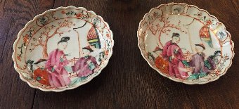 Antique Antique Pair of Mandarin Qianlong period plates chinese 18th century