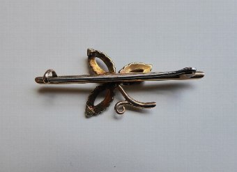 Antique 20th century Antique 15ct Gold and Seed Pearl Brooch