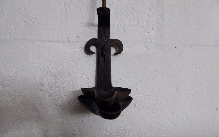 Antique 18th century Scottish Crusie oil lamp or phoebe lamp