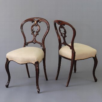 Antique Fine Set of Six Mid 19th Century Rosewood Balloon Back Chairs