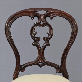 Antique Fine Set of Six Mid 19th Century Rosewood Balloon Back Chairs