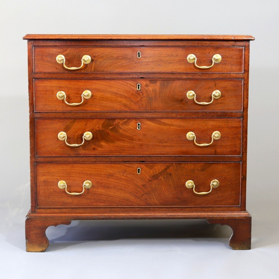 George II Curl Mahogany Small Chest of Drawers c1740