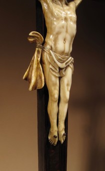 Antique A Fine Ebony And Tortoiseshell Veneered Crucifix Applied With An Bone Corpus Christi, Franco/Flemish First Half 18th Century.