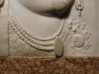Antique A pair of historically interesting marble reliefs made and signed by the sculptor Kasper Hendrik Roskam (1818-1894) 