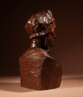 Antique A Beautiful Expressive Carved  Wooden Bust Of a Woman, Signed B. Tuerlinckx = Boudewijn Tuerlinckx (Mechelen 1873-1945)