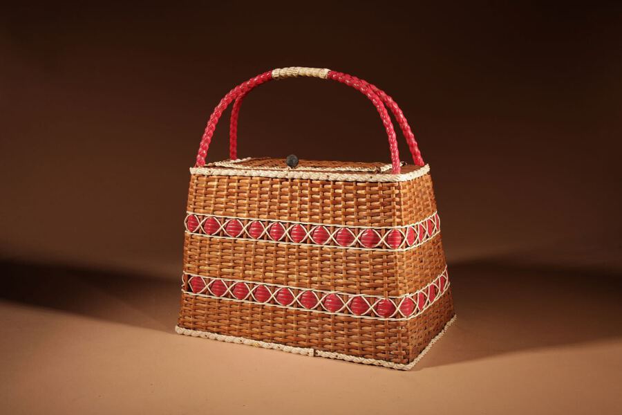 Antique Art Deco Very Stylish Woven Wicker Willow Bag.