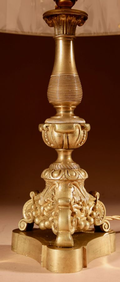 Antique A Pair of Original Gilt Coloured Cast Brass Table Lamps.