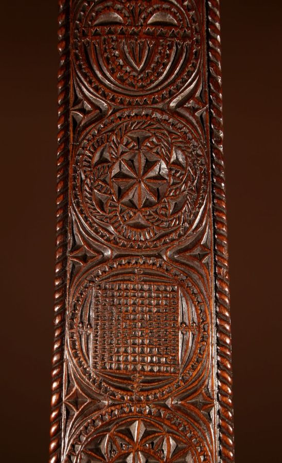Antique A Rare Very Fine Chip Carved Walnut Frisian Dutch mangle Board 17/18th Century.