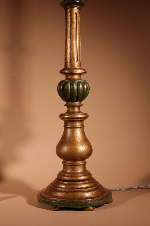 Antique A Pair Of Very Decorative Italian Renaissance Style Turned And Carved Gilded Wooden Standard Lamps.