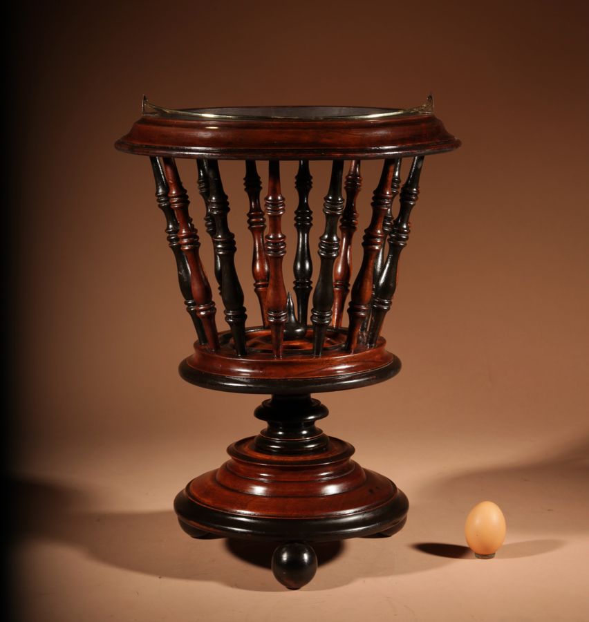 Antique  A Beautiful Walnut And Ebonised Tea Stove Bucket/Peat Bucket Planter/Jardinière.