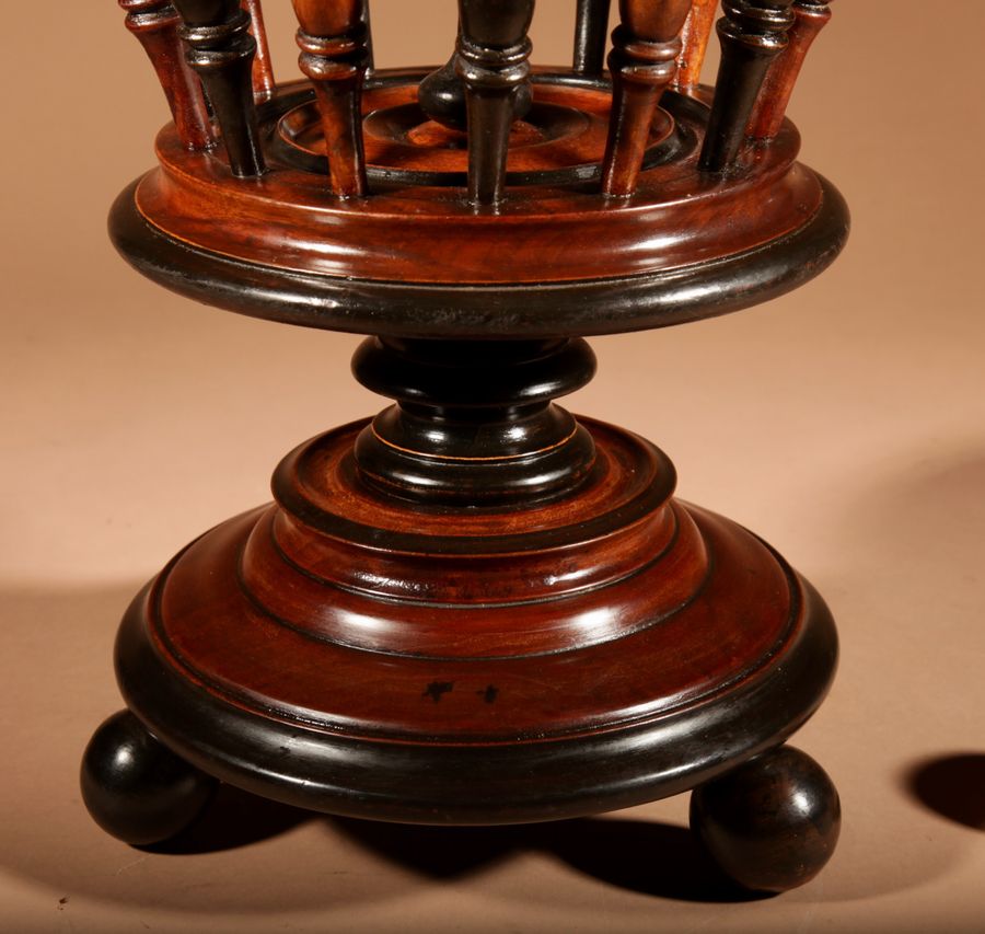 Antique  A Beautiful Walnut And Ebonised Tea Stove Bucket/Peat Bucket Planter/Jardinière.