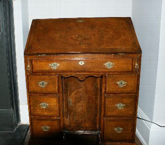 Rare Early Georgian Walnut Kneehole Desk / Bureau