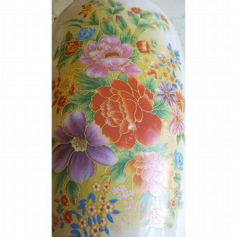 Antique Chinese vase/porcelain