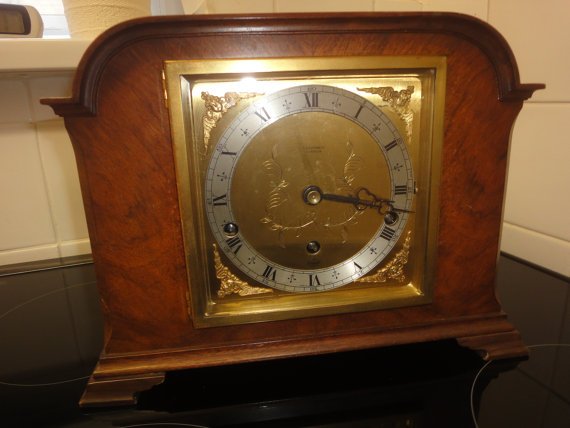1950 mantle clock working with wind key made in scotland