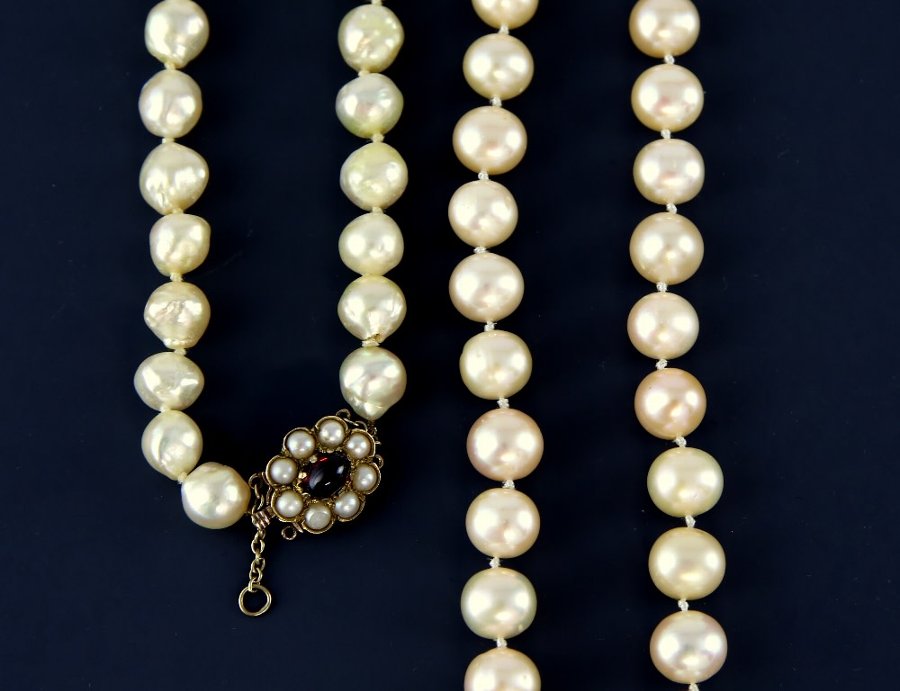 Antique Cultured pearl necklace, with oval peach coloured pearls ...