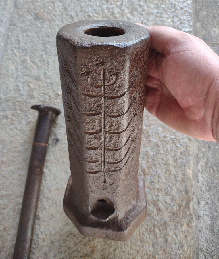 Antique Antique cast iron pyrotechnic mortar, used for launching signal flares or fireworks
